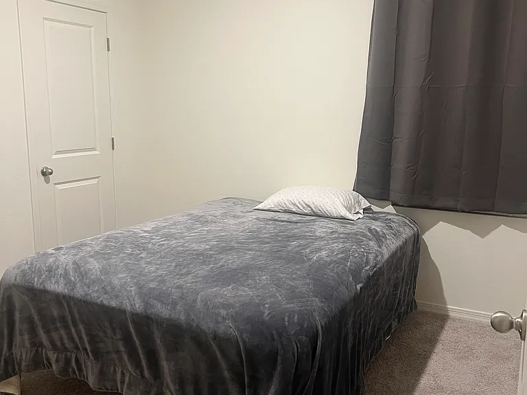 E Artemis Dr — Photo 2