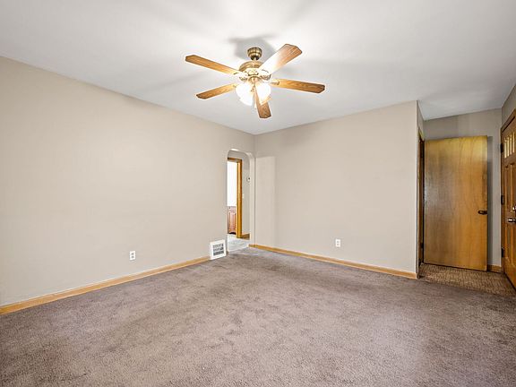 5th image of 4900 E 86th St