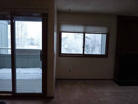 Dining area w. deck