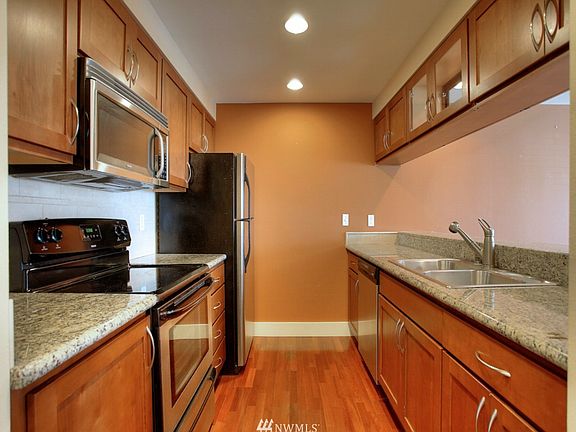 5th image of 25 N Broadway #202