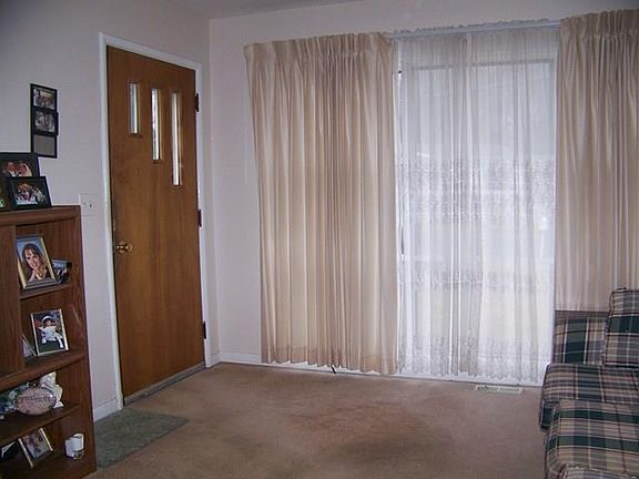 3rd image of 340 W Lenox Ave