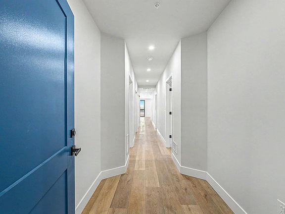 2nd image of 323 E Oak Ave #103