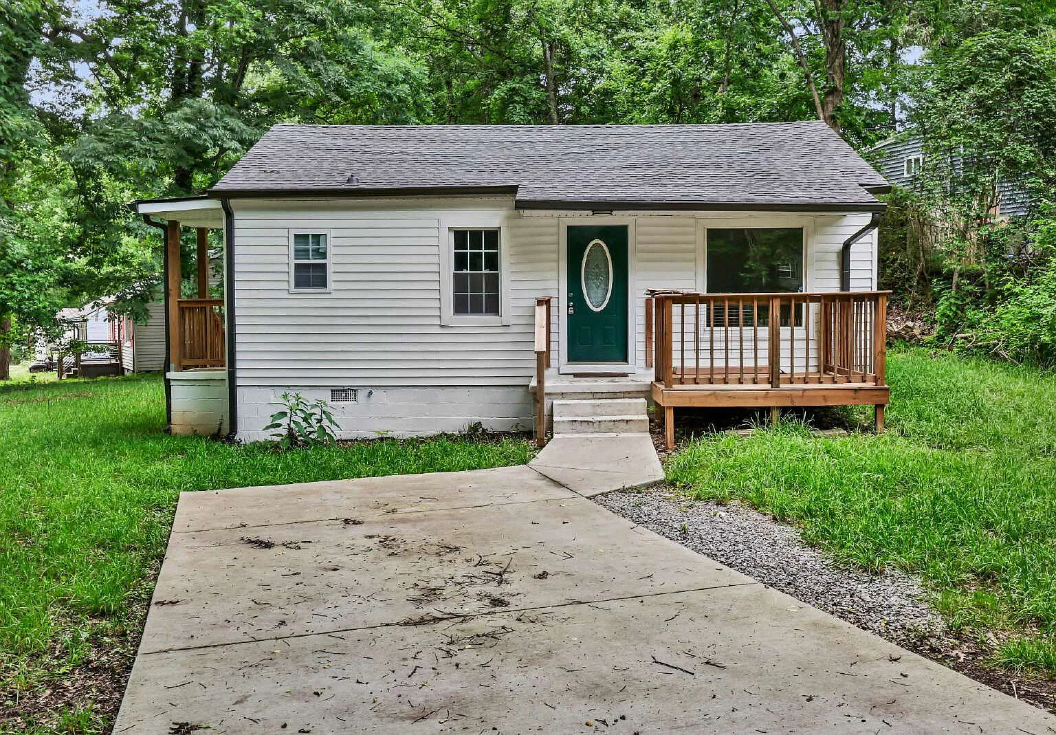 2 bed, 1.0 bath, 775 sqft, $950 — Photo 1
