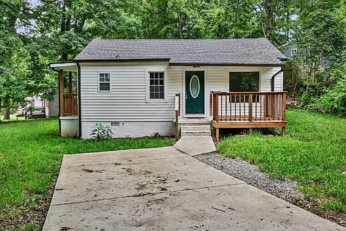 1010 Ridgecrest Dr Photo 1
