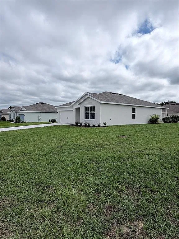 3 bed, 2.0 bath, 1684 sqft, $2,000 — Photo 2