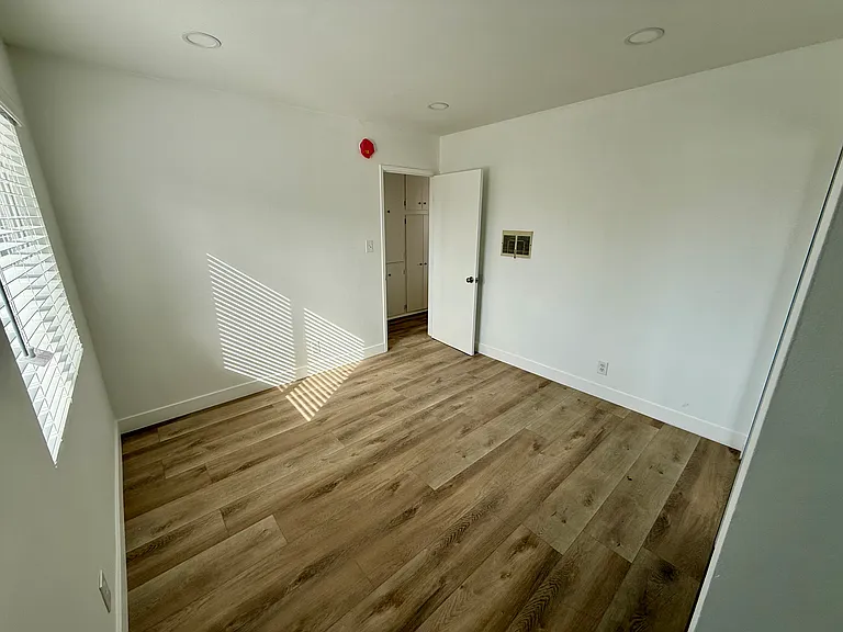 3374 Overland Ave #5 — Photo 11