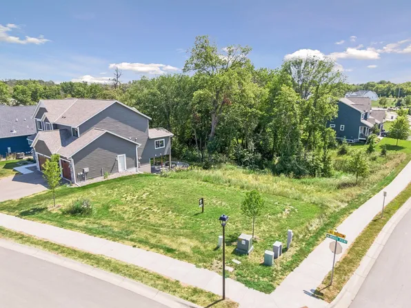 1949 Woods Point, Waconia, MN 55387