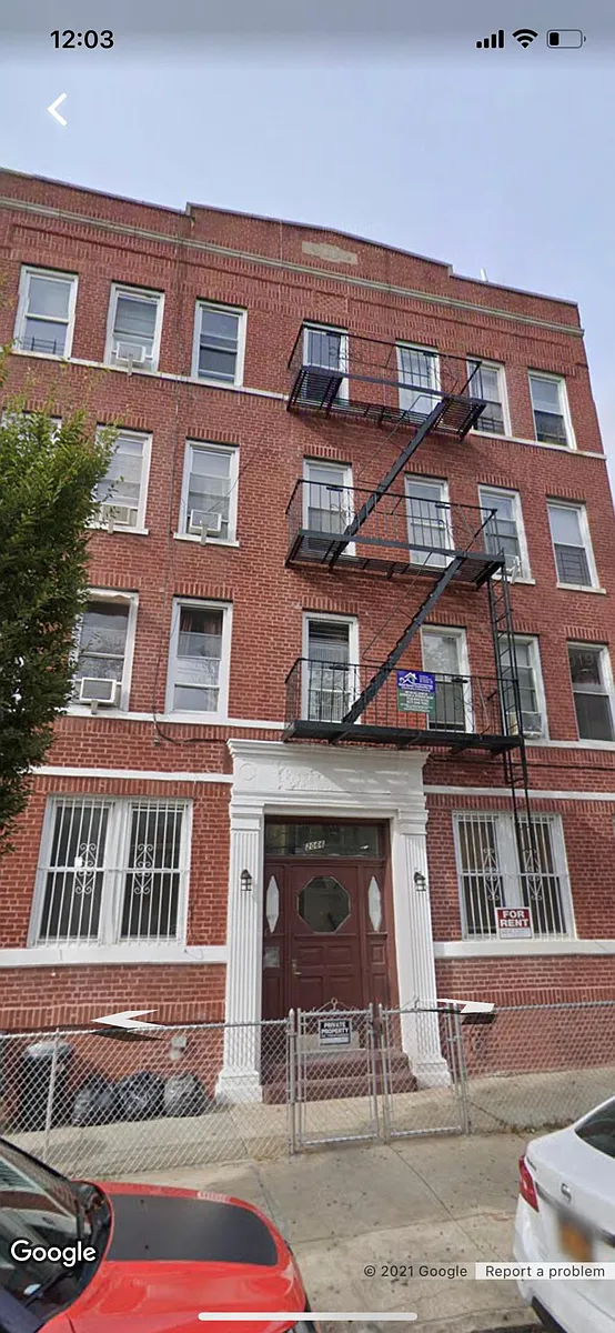 Building Photo - 2066 E 15th St #3C