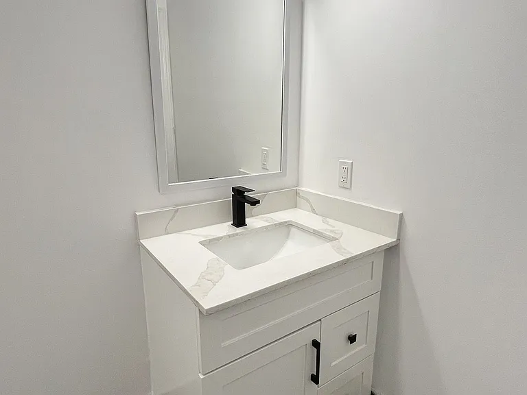 31 King St E #1 — Photo 12