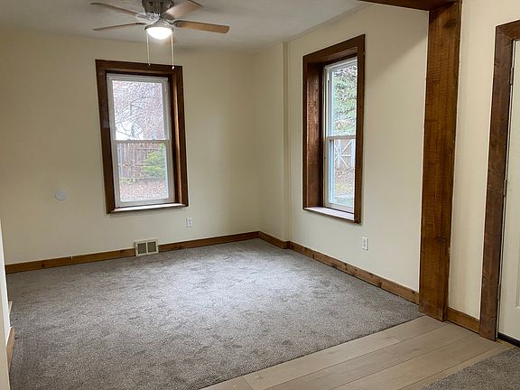 5th image of 3126 Woodbine Ave APT 4