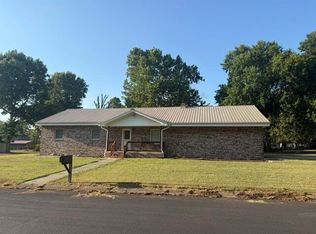 911 E 10th Street, Mountain Grove, MO 65711