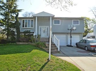 54 Carman Blvd, Massapequa, NY 11758