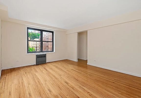 2nd image of 204 E 90th St #5P