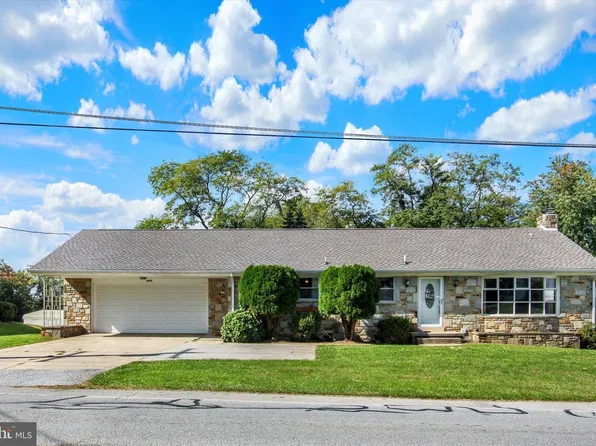2029 Grandview Rd, Hanover, PA 17331
