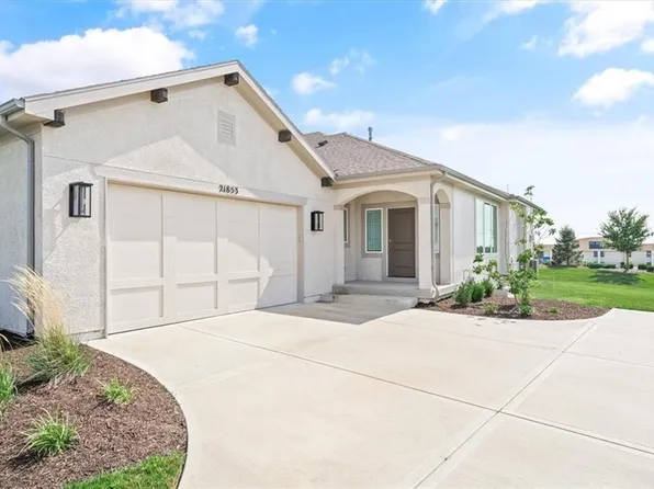 21853 W 82nd Ter, Lenexa, KS 66220