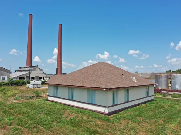 303 Vat Rd, Boling, TX 77420