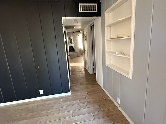 5th image of 813 W Jacinto St