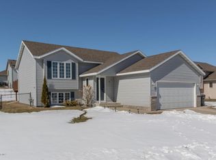 6159 Hillsboro Dr NW, Rochester, MN 55901