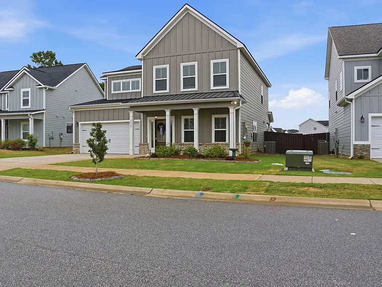 2638 Laurens St — Photo 3