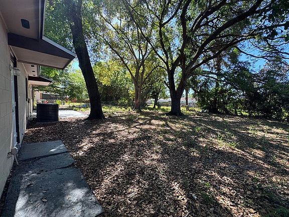 5th image of 4566 Chateau Rd