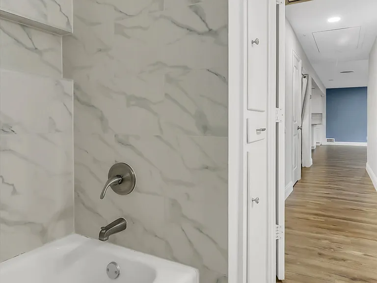 623 Greenleaf Dr — Photo 16