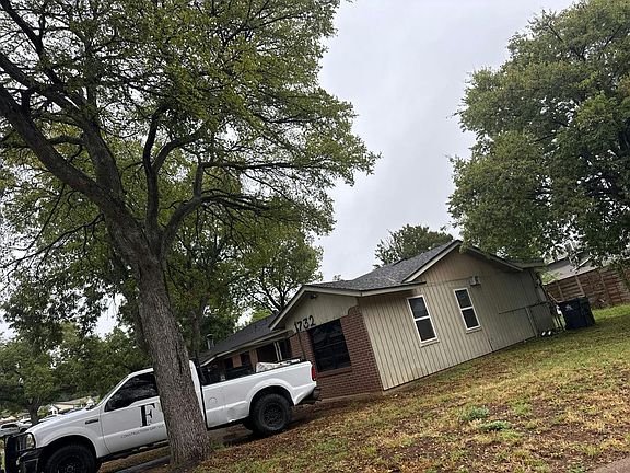 2nd image of 1732 Sylvan Dr