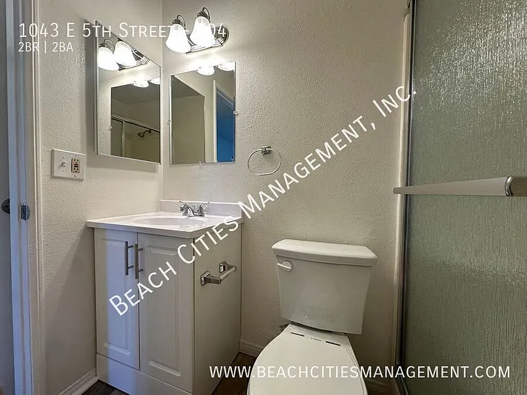 1043 E 5th St #104 — Photo 35