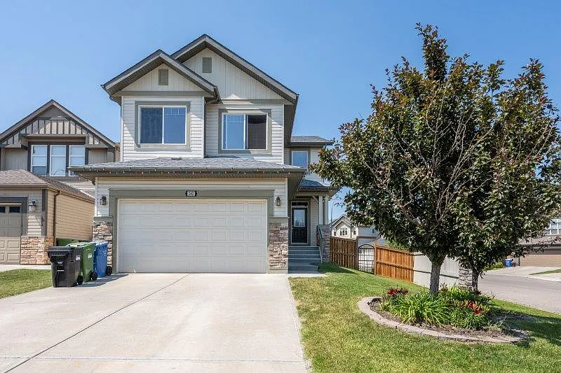 4 bed, 3.5 bath, 2467 sqft, $3,200 — Photo 2