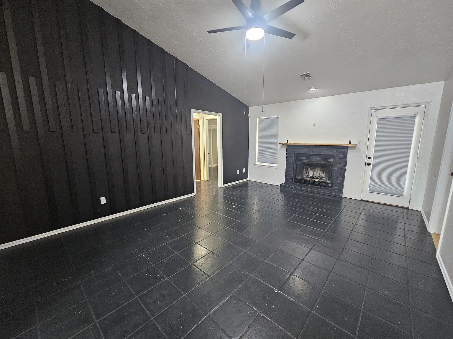3 bed, 1200 sqft, $1,600 — Photo 3
