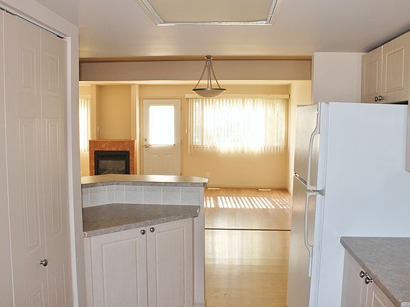 2nd image of 1421 Gitzel St