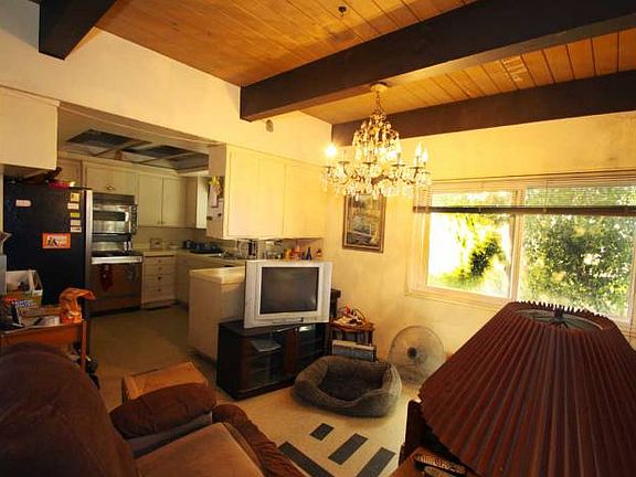 4th image of 3549 Lavell Dr
