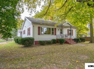 310 N Mulberry St, Chestnut, IL 62518