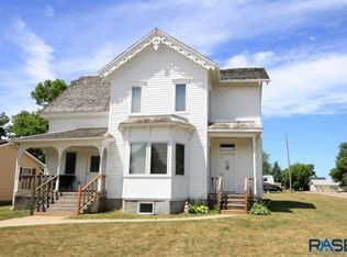 389 N Walnut Ave, Parker, SD 57053