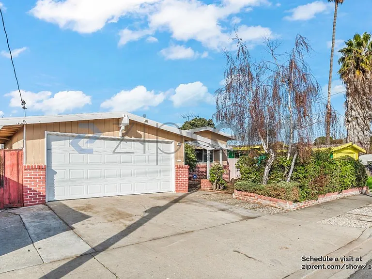 685 Carmar St — Photo 2