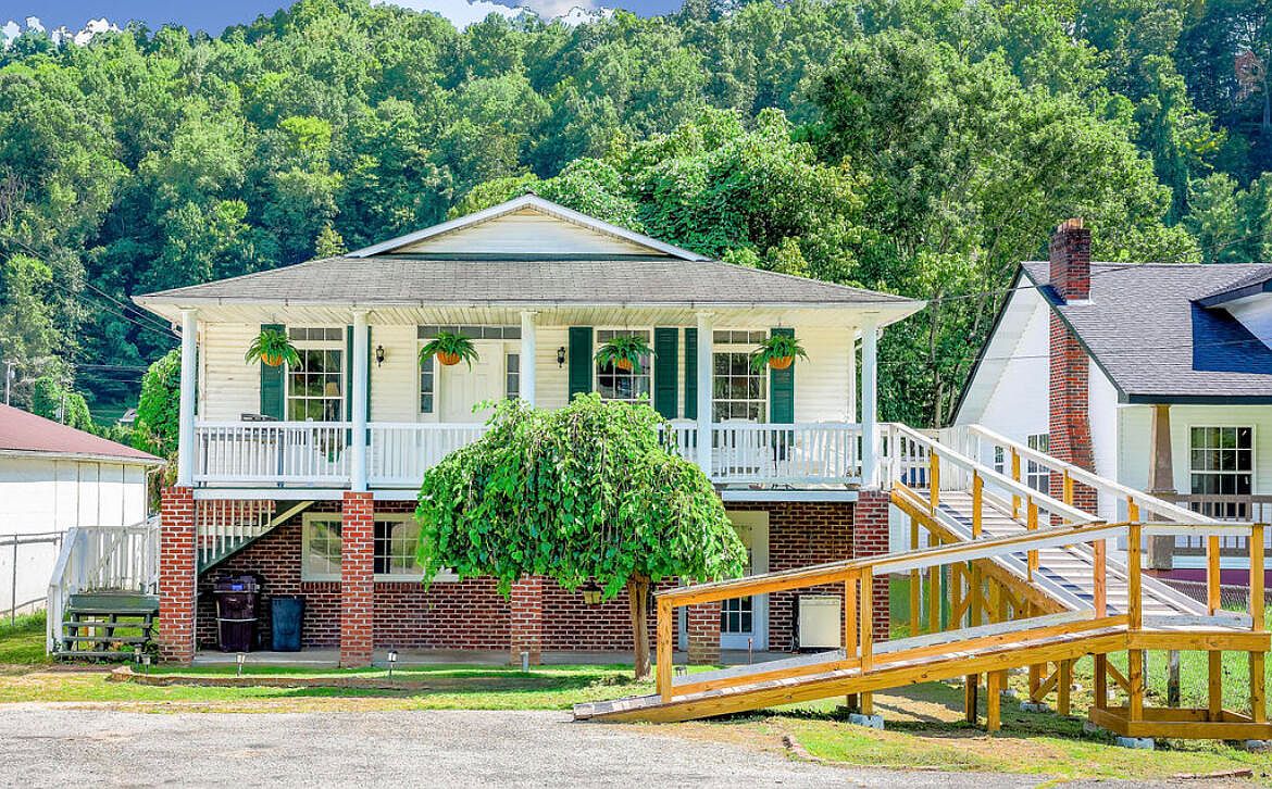 381 N High Way #413, Baxter, KY 40806 | MLS #25018020 | Zillow