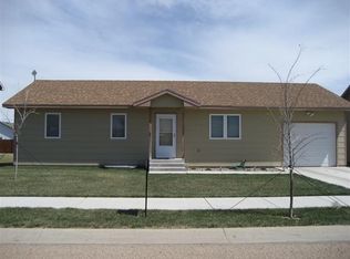 206 S Sydnee Ln, Holcomb, KS 67851