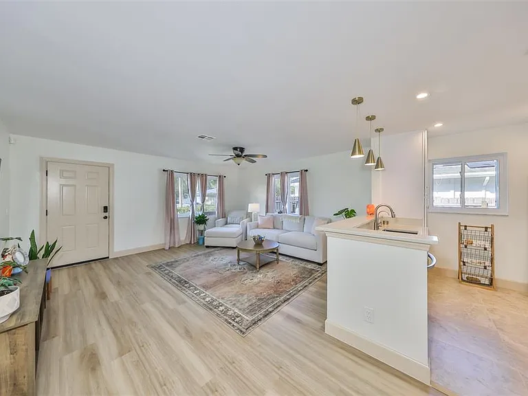 1727 New Hampshire Ave NE — Photo 12