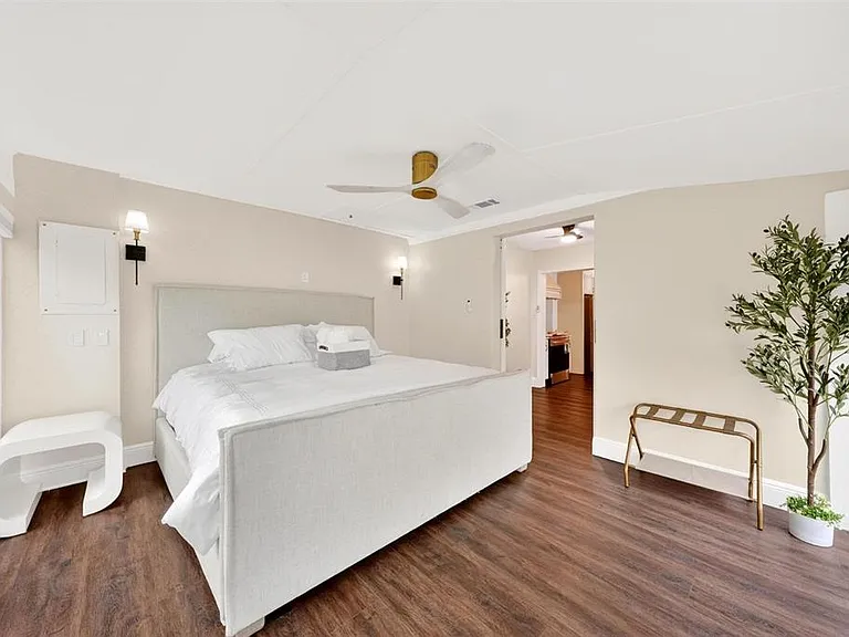 1099 Grove Ave — Photo 45