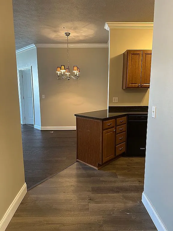 1818 Suncrest Vlg photo 1