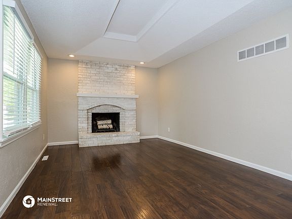 5th image of 3005 S Sweet Briar Dr