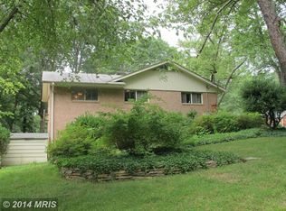 821 Empress Ct, Alexandria, VA 22308