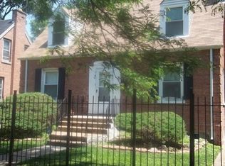 10035 S Oglesby Ave, Chicago, IL