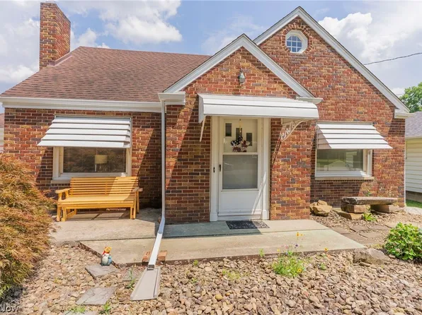 255 Grandview Ave, Hubbard, OH 44425