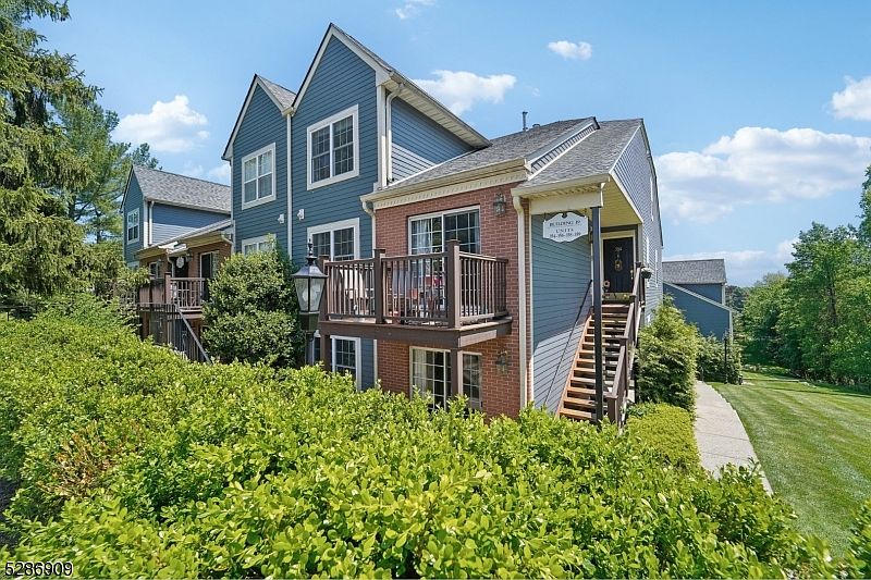 1st image of 358 Cambridge Dr #358