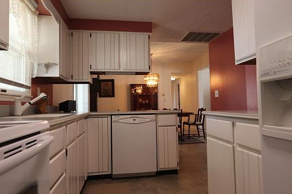 4th image of 705 Park Pl