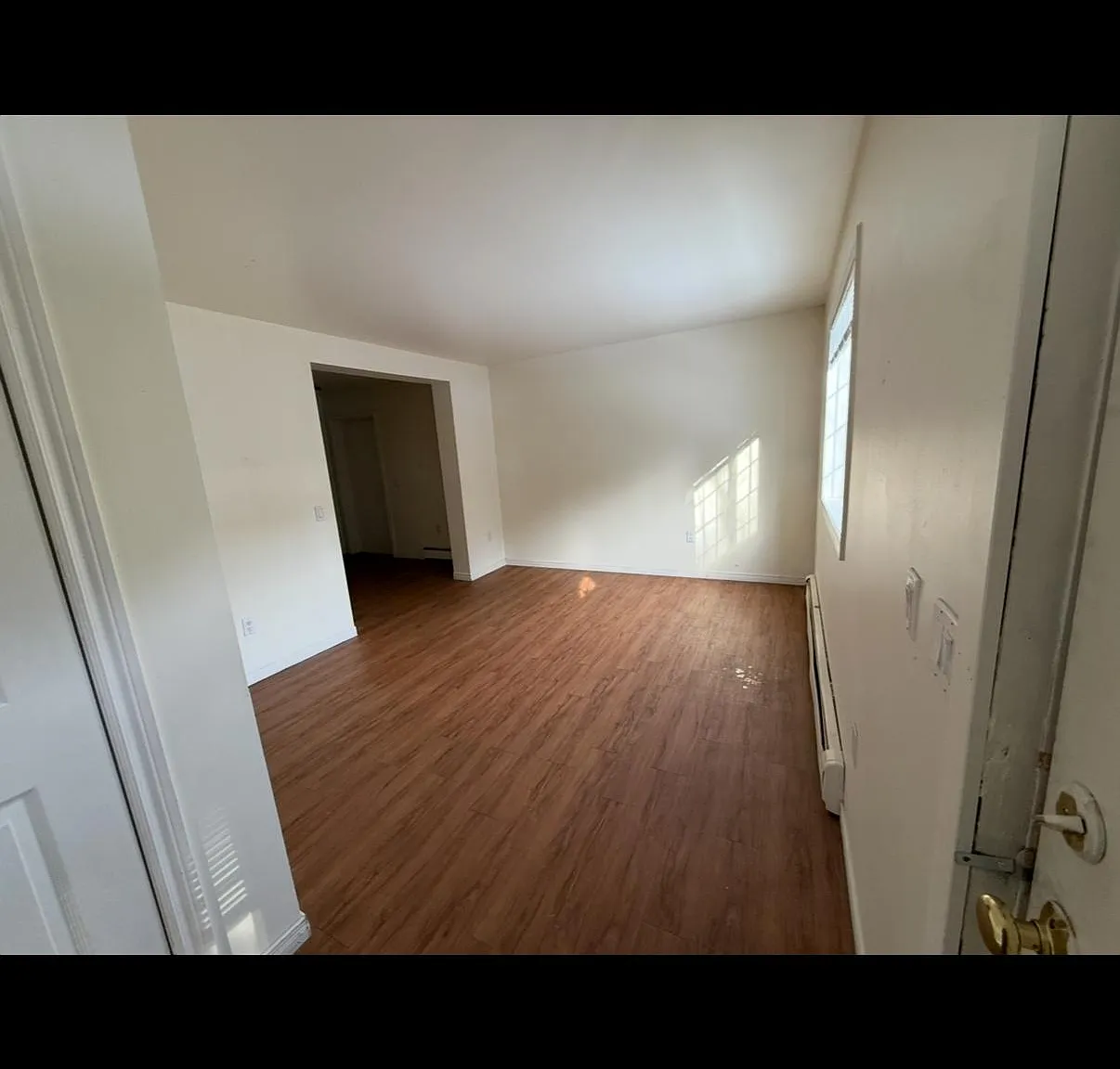 3 bed, 1.5 bath, $2,095 — Photo 2