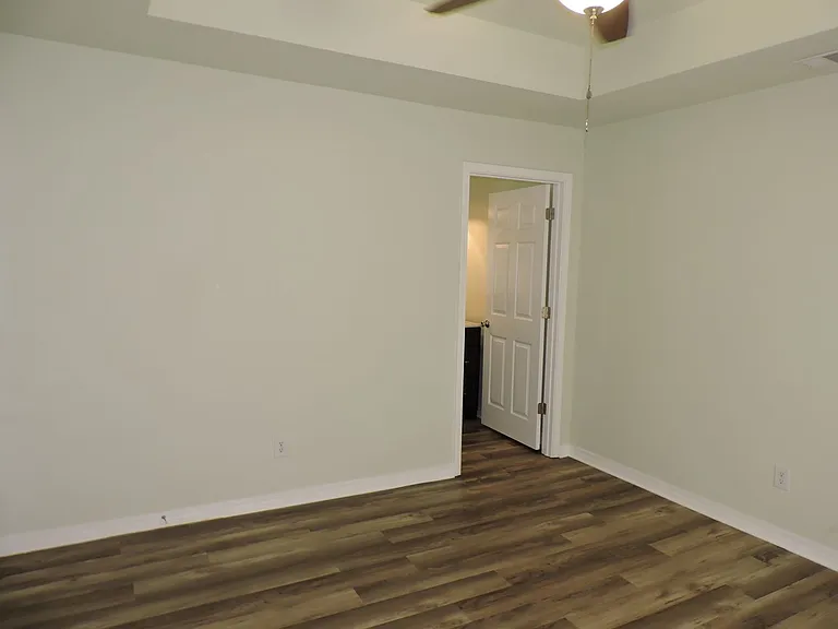508 E Gonzalez St — Photo 11