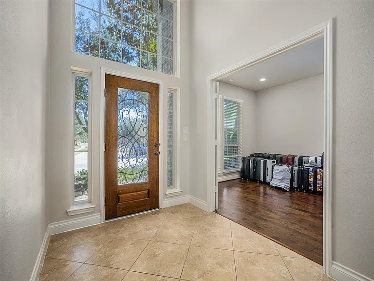 10007 Eldarica Way — Photo 5