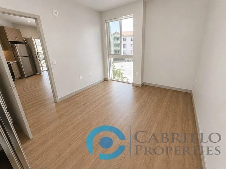3093 Broadway #302 — Photo 5