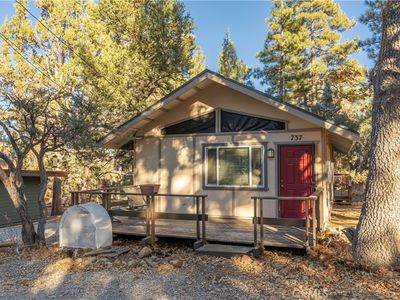737 Pine Ln, Sugarloaf, CA, 92386